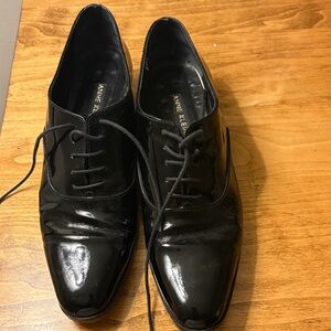 Anne Klein Glossy Black Men's Oxfords